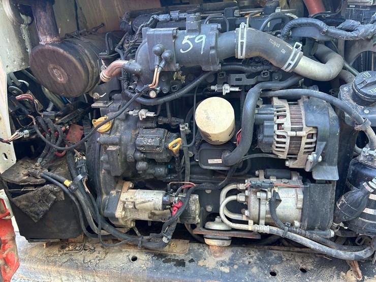 2019-bobcat-t740-image-15