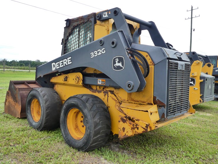 2017-deere-332g-image-9