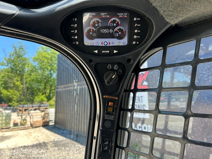 2022-bobcat-t770-image-24