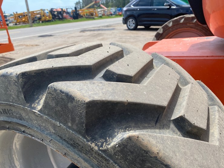 2012-jlg-600aj-image-25