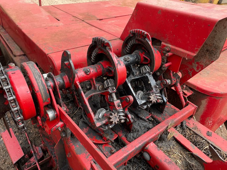 new-holland-273-image-17