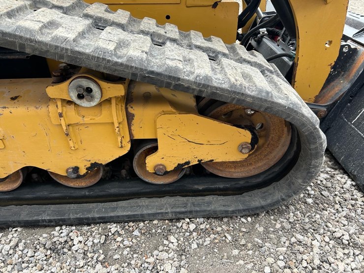 2018-caterpillar-299d2-image-14