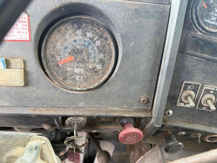 1989-mack-semi-image-28