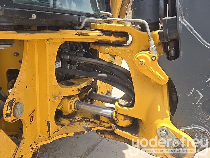 2020-deere-310sl-image-29