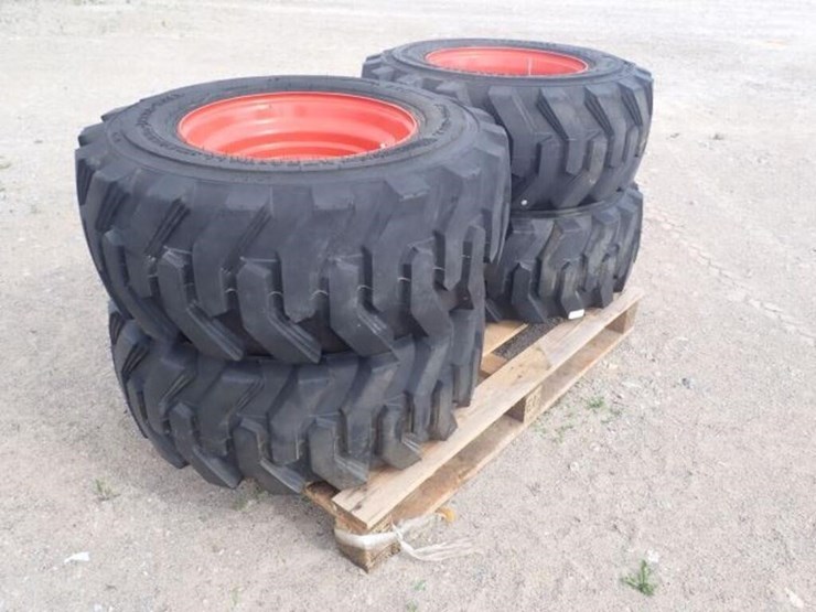 qty-of-(4)-solid-tire(s)-&-rim(s)-image-3