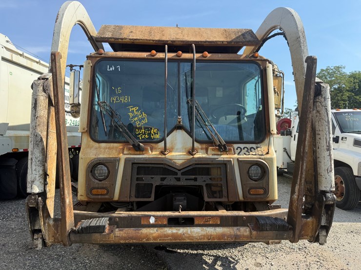 #7-•-2015-mack-heil-front-loader-image-62