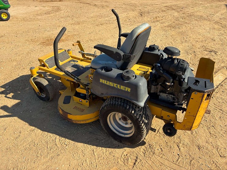 hustler-fastrack-42"-super-duty-zero-turn-mower-image-2