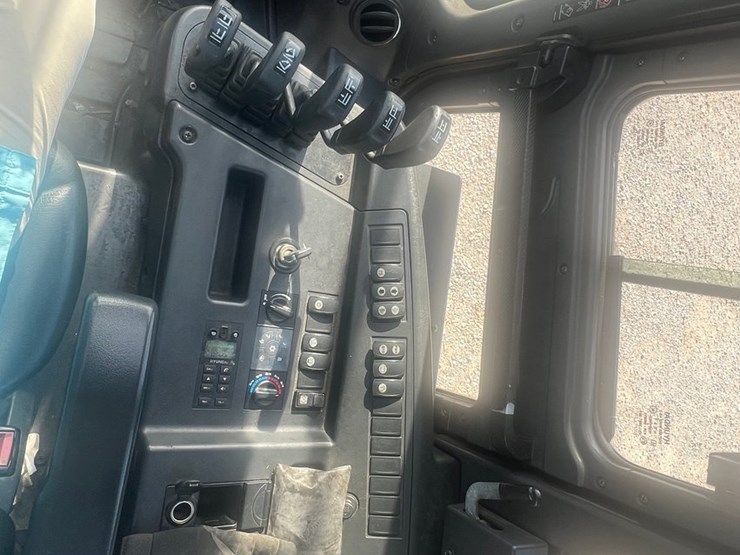 2020-hyundai-70d-9-image-10