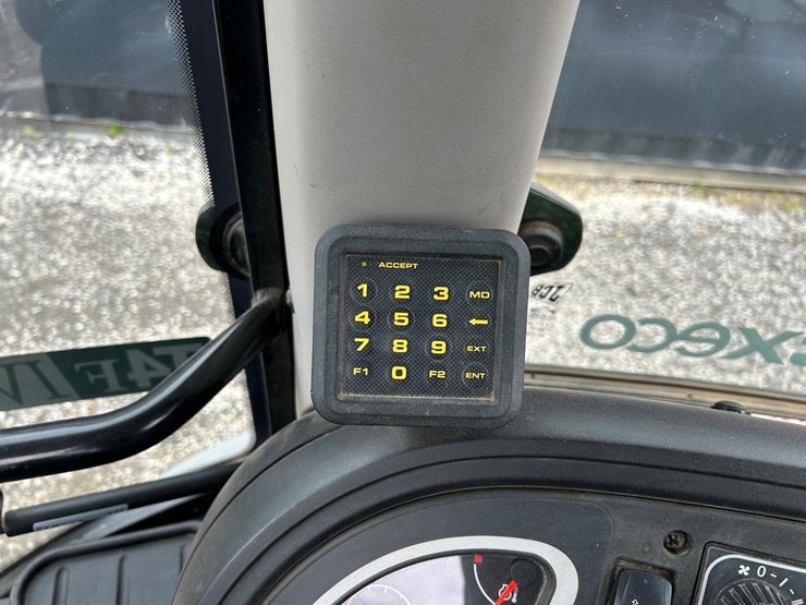 jcb-4cx-image-29
