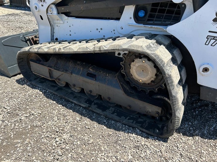 2022-bobcat-t770-image-17