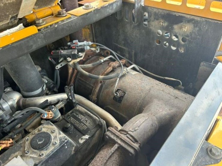 2014-deere-85g-image-27