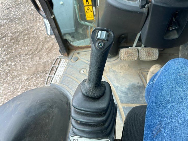 jcb-4cx-image-30