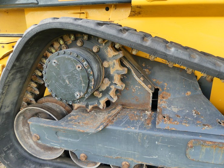 2024-deere-331g-image-7