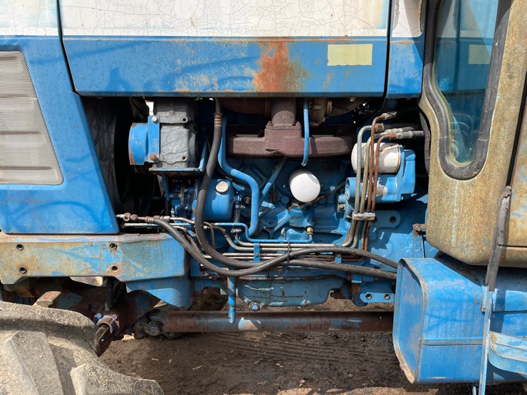ford-7710-image-12