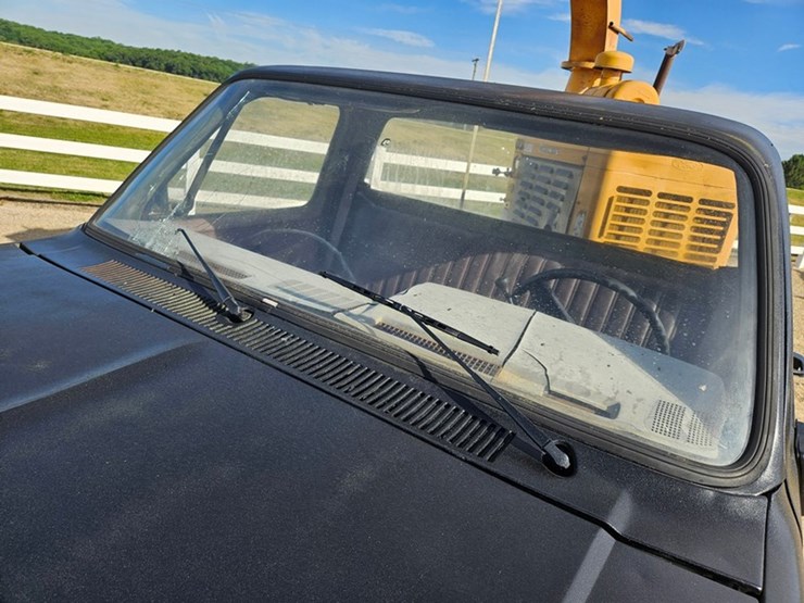 1986-chevrolet-30-image-24