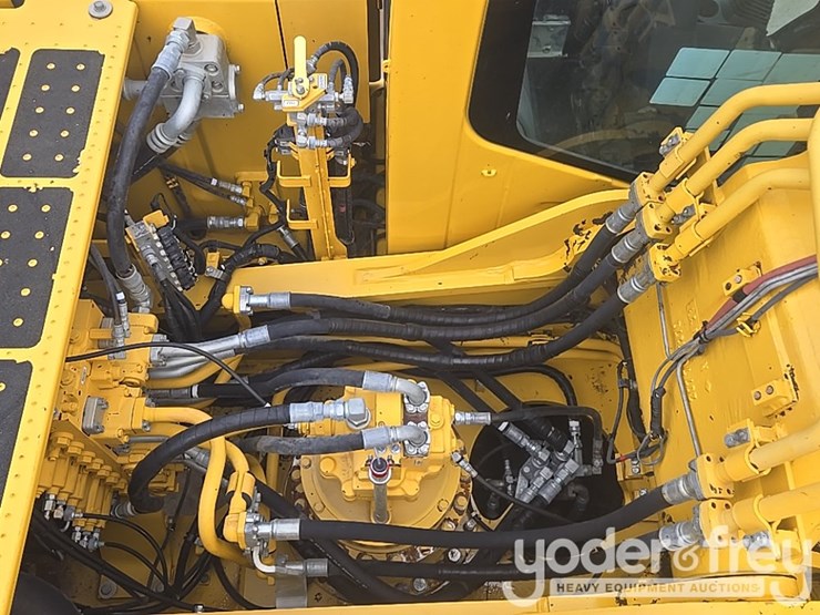 2022-komatsu-pc360-lc-11-image-32