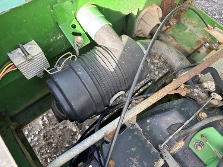 john-deere-gator-image-21