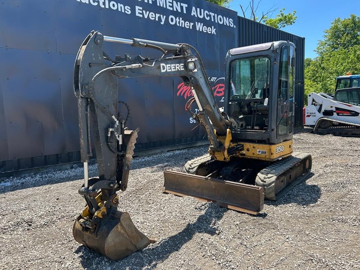 deere-35d-image-7
