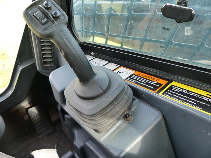 2024-deere-331g-image-14
