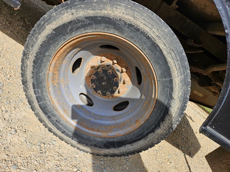 2012-ford-f550-image-32