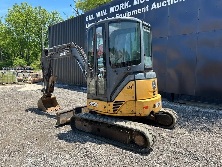 deere-35d-image-2