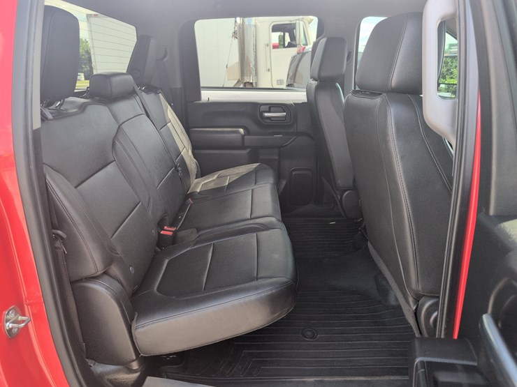 2020-chevrolet-silverado-2500hd-image-21