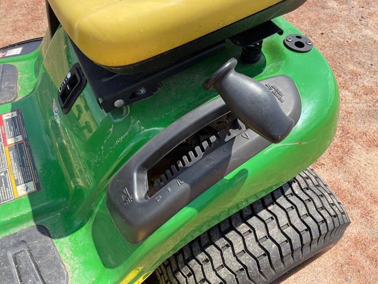 john-deere-e140-image-12