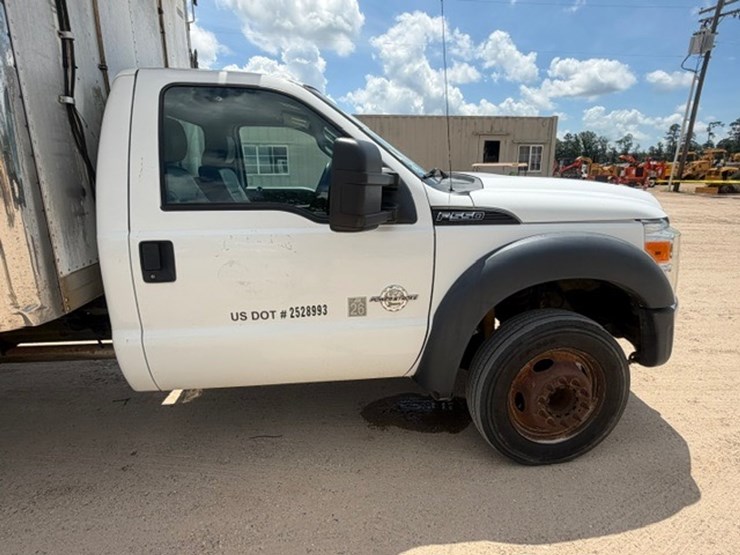 2013-ford-f550-image-26