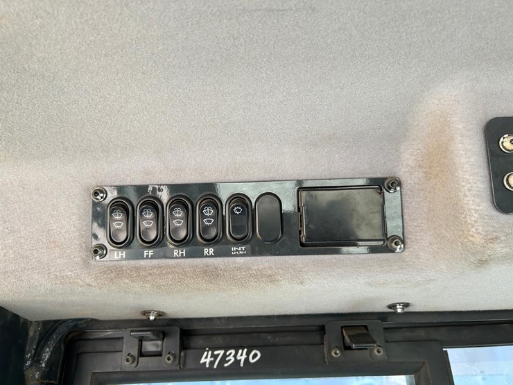 2017-komatsu-d51pxi-24-image-27