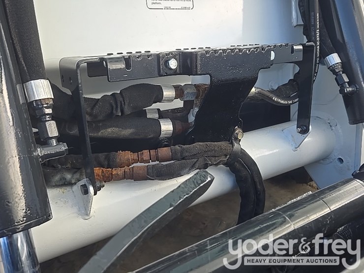 2018-bobcat-s590-image-20