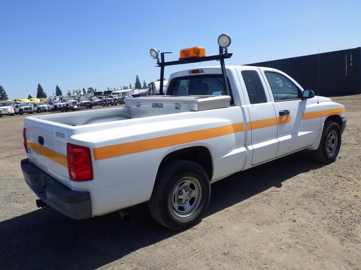 2007-dodge-dakota-image-3