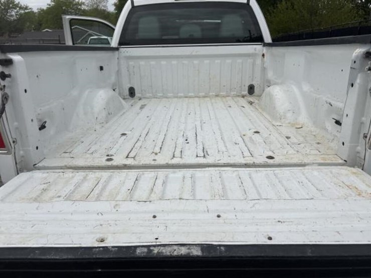 2011-ford-f150-xl-image-14
