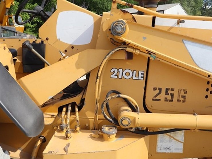 2005-deere-210le-image-17