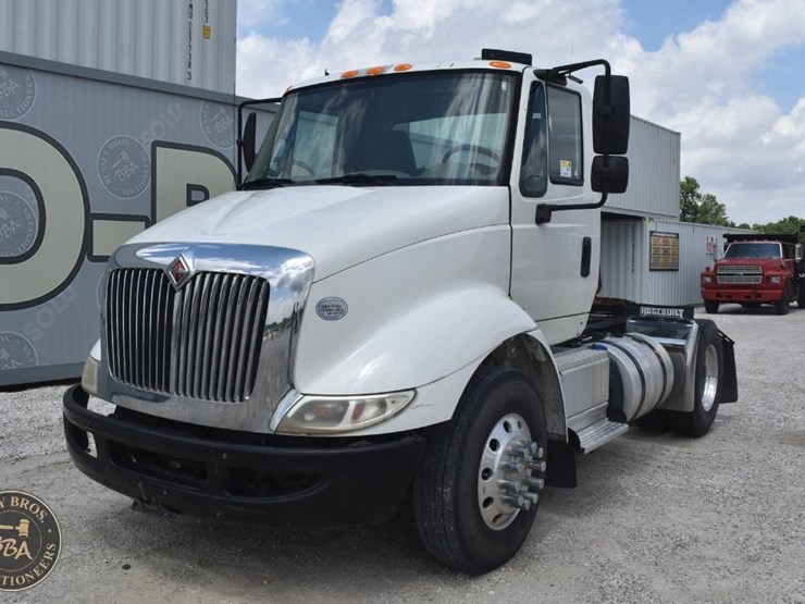 2015-international-transtar-8600-image-1