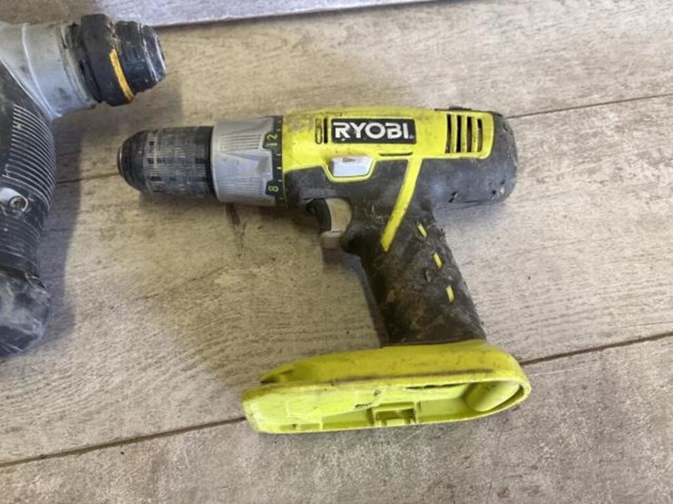 dewalt-and-ryobi-power-drills-image-3