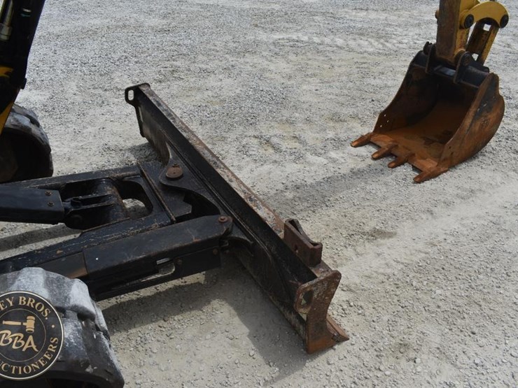 2019-caterpillar-305e2-cr-image-23