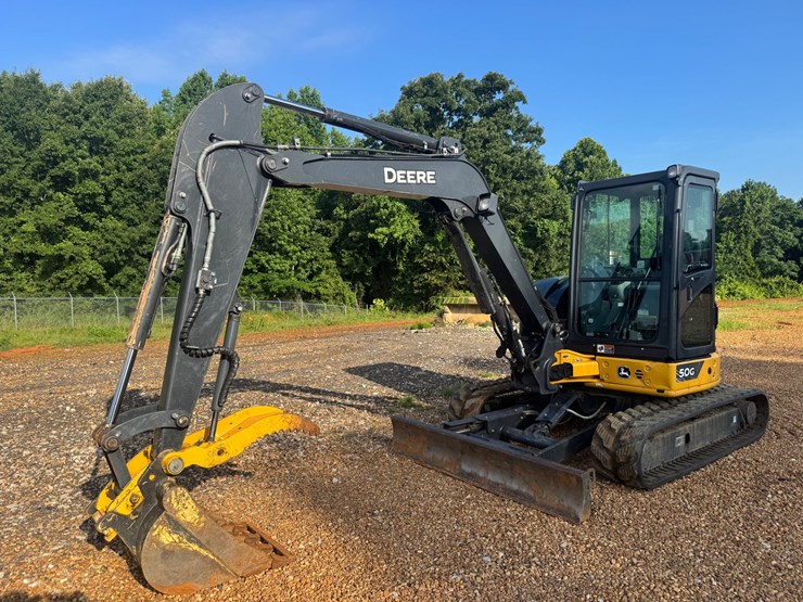 2021-deere-50g-image-1