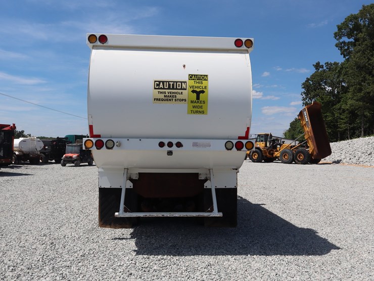 2019-peterbilt-520-image-4