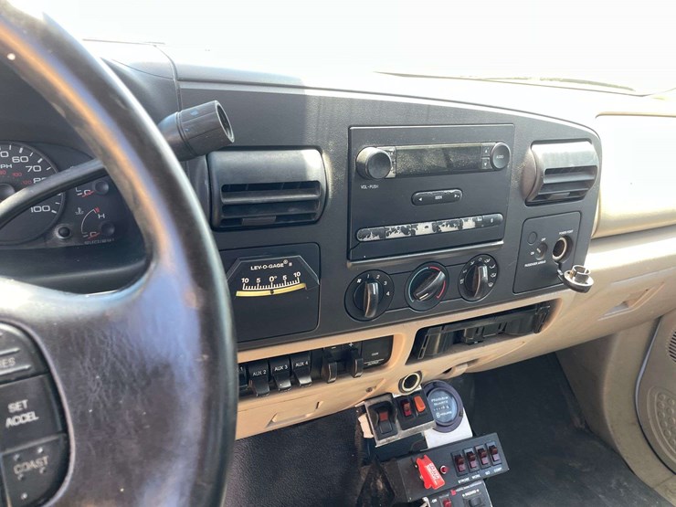 2006-ford-f550-image-13