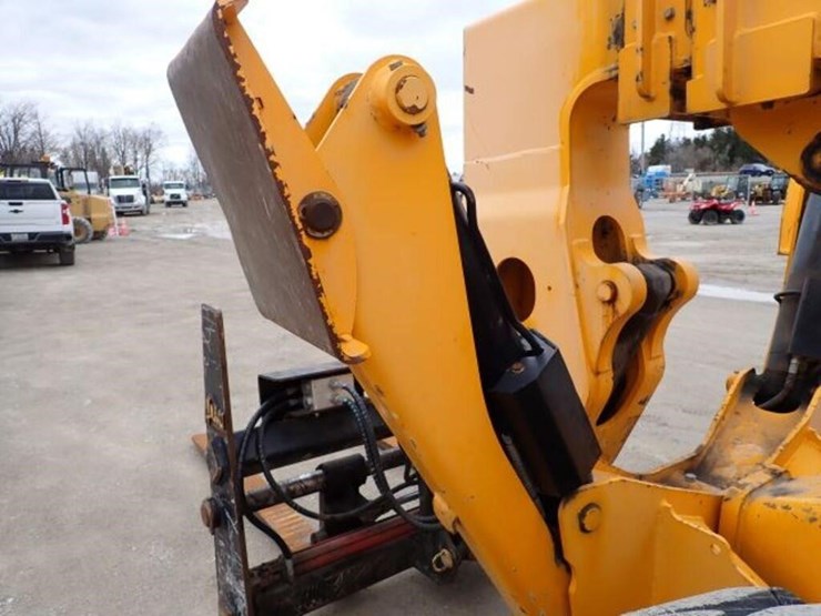 2010-jcb-510-56-image-46