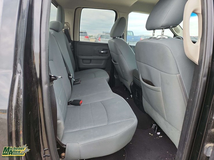 2014-dodge-1500-image-17