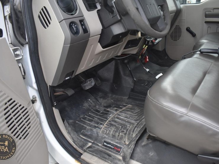 2009-ford-f350-image-27