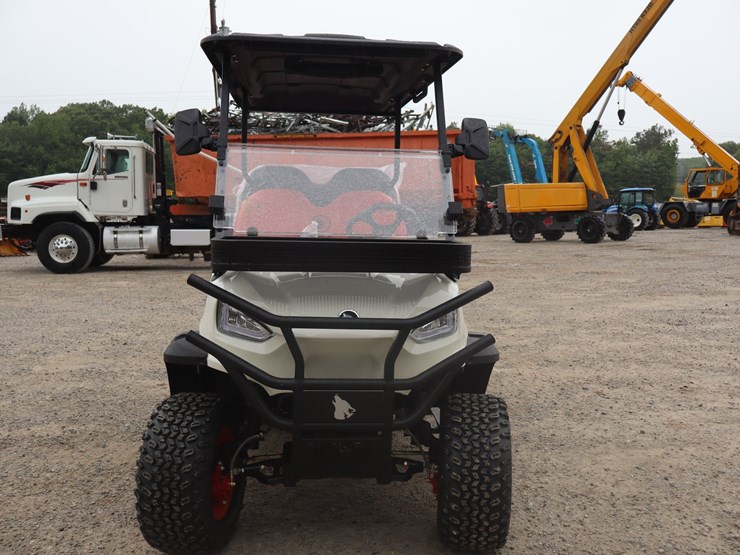 #101-•-4-seater-electric-golf-cart-image-8