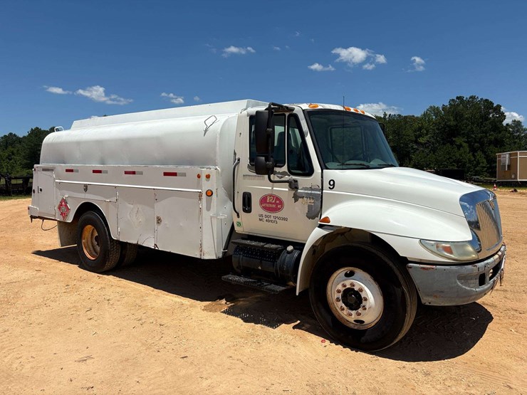 2006-international-durastar-4300-image-4