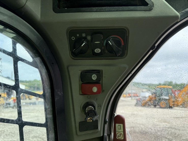 2018-caterpillar-279d-image-26