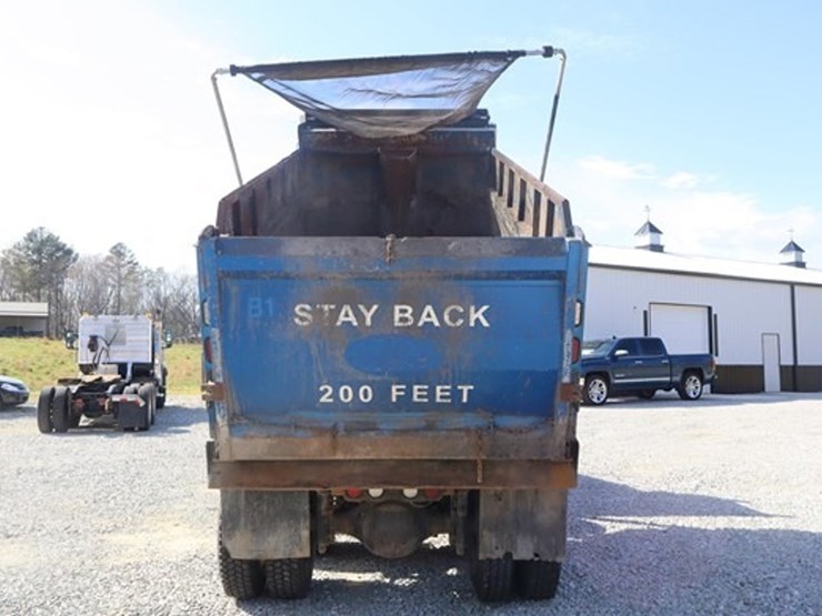 2013-freightliner-columbia-120-image-4