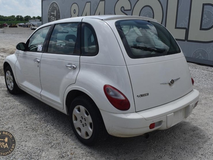 2007-chrysler-pt-cruiser-image-3