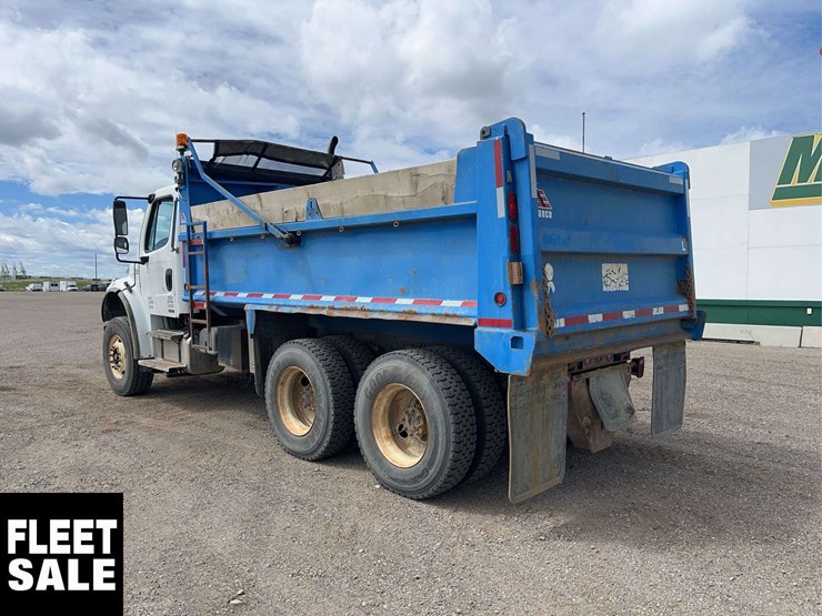 2008-freightliner-m2-106-image-3