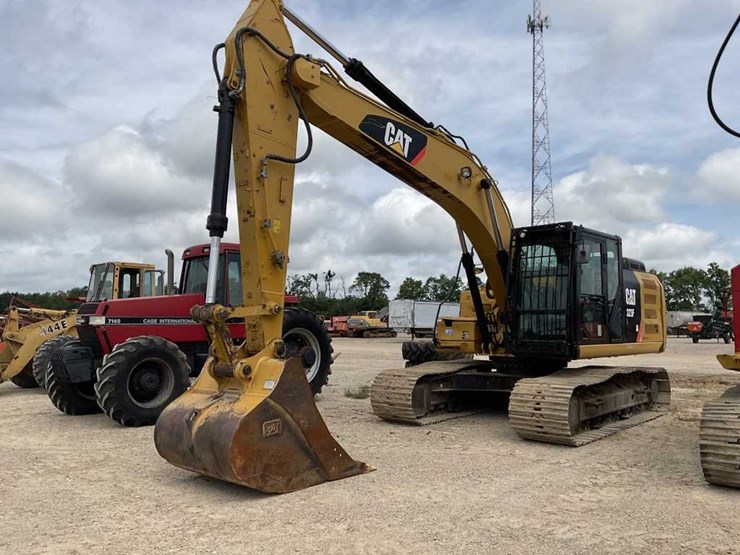 2015-caterpillar-323fl-image-1