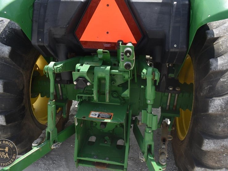 2021-john-deere-5045e-image-44